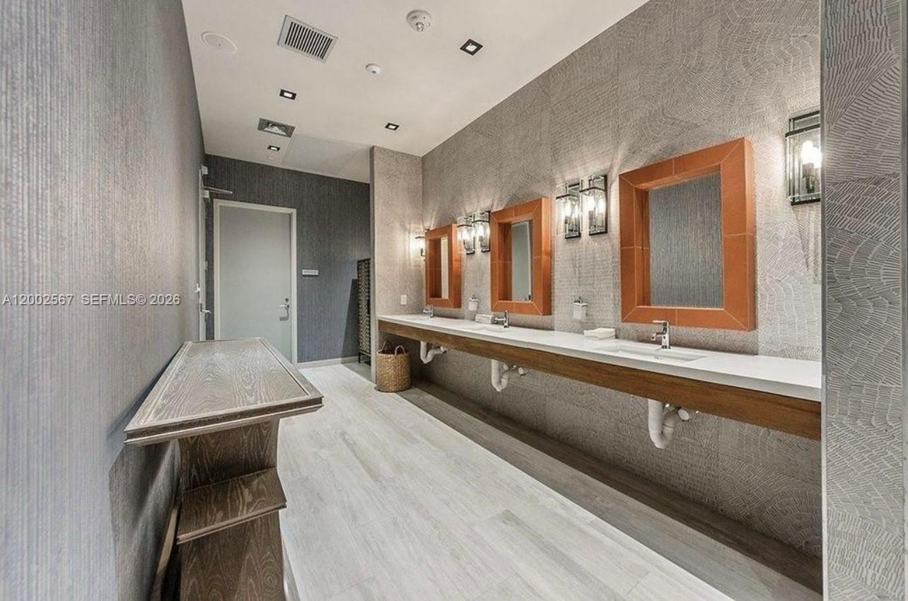 2900 NE 7th Ave #4003 Miami, FL 33137