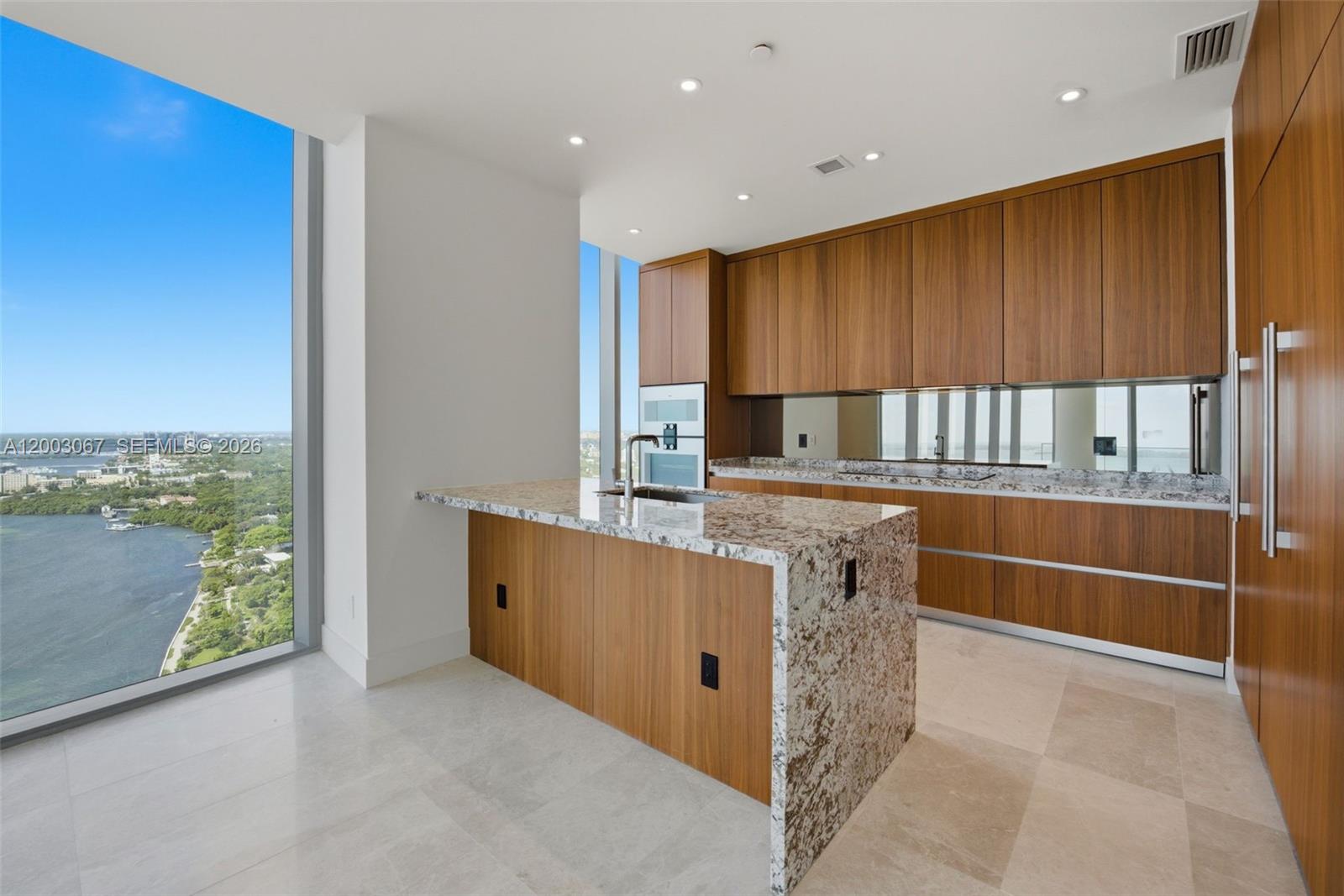 175 SE 25th Rd #3302 Miami, FL 33129