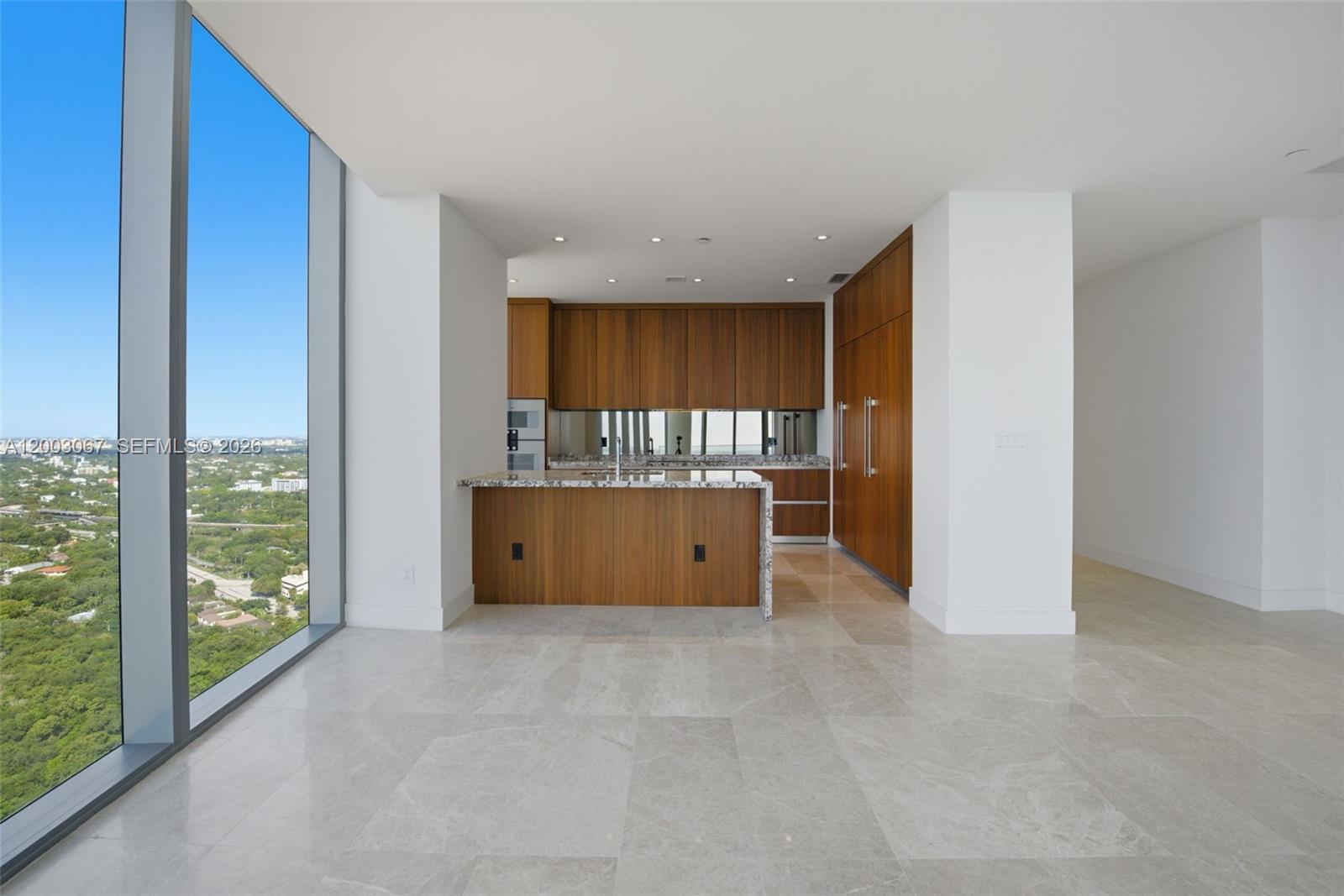 175 SE 25th Rd #3302 Miami, FL 33129