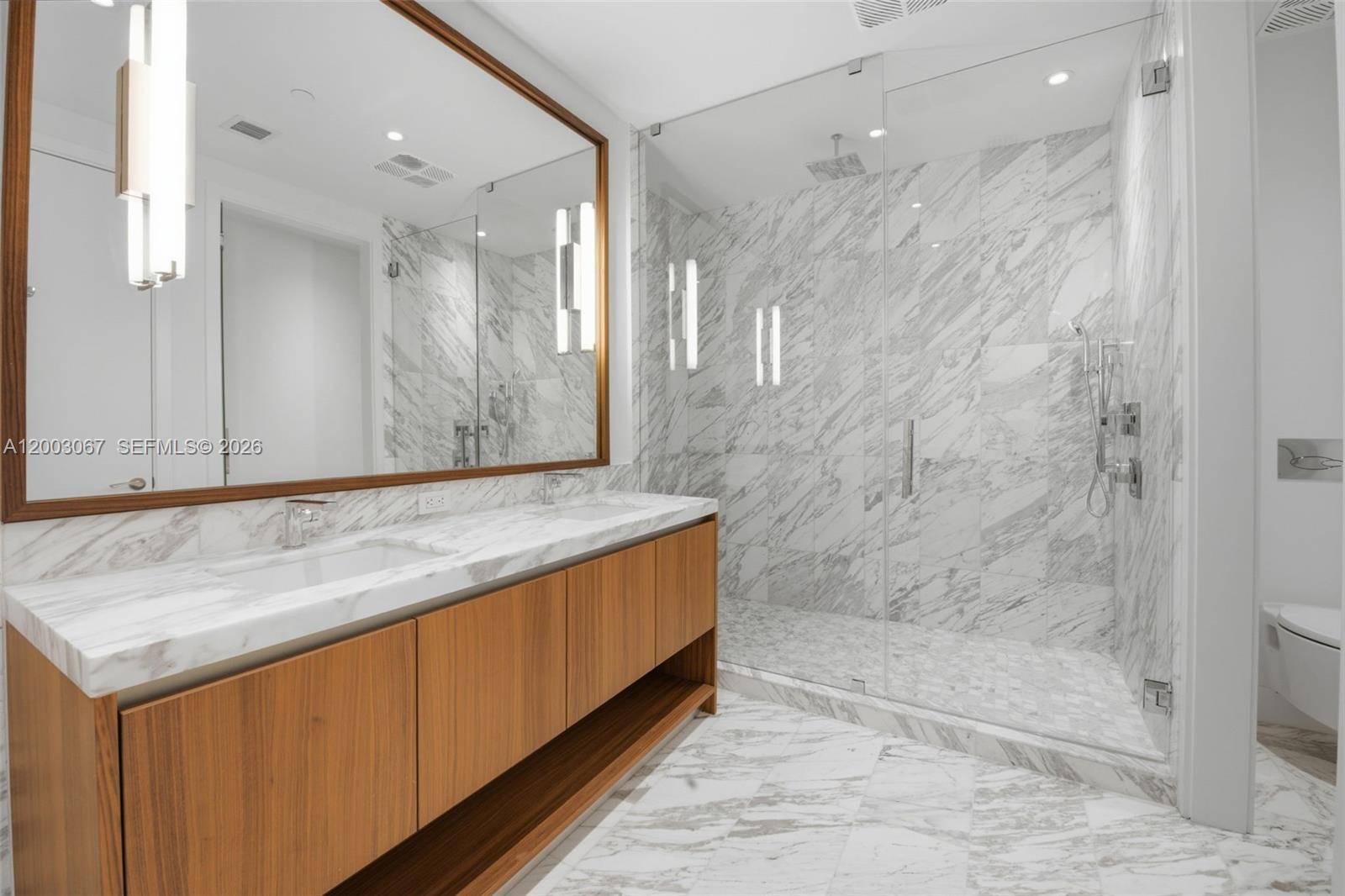 175 SE 25th Rd #3302 Miami, FL 33129