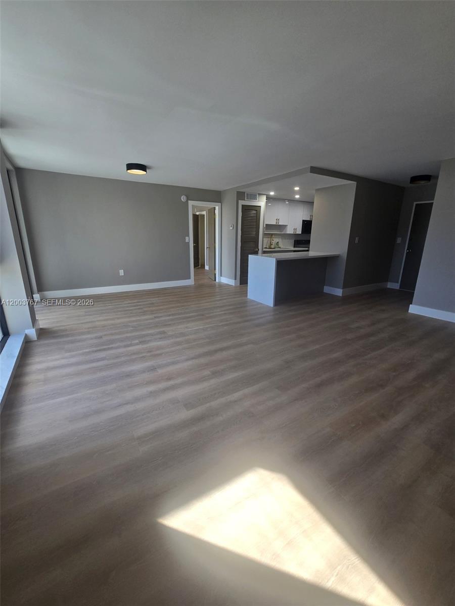 9800 W Bay Hbr Dr #305