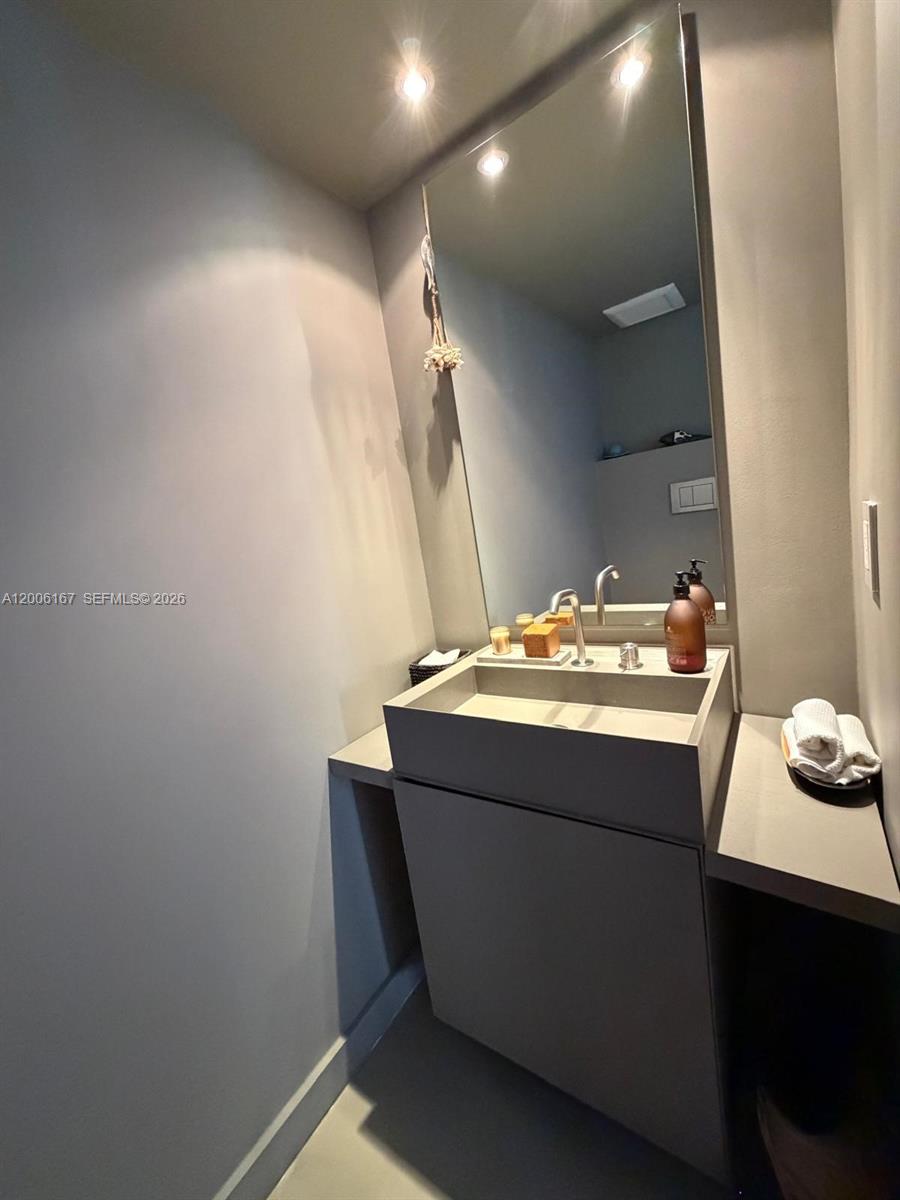 9 Island Ave #2207 Miami Beach, FL 33139