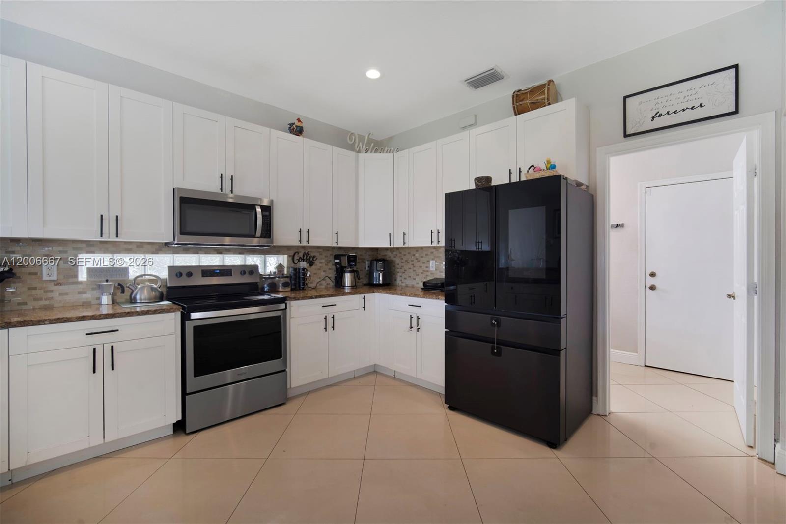 1225 Rosegate Blvd Riviera Beach, FL 33404