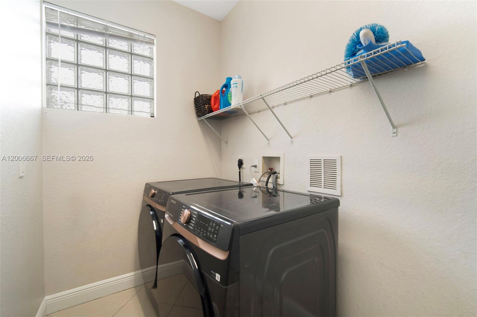 1225 Rosegate Blvd Riviera Beach, FL 33404