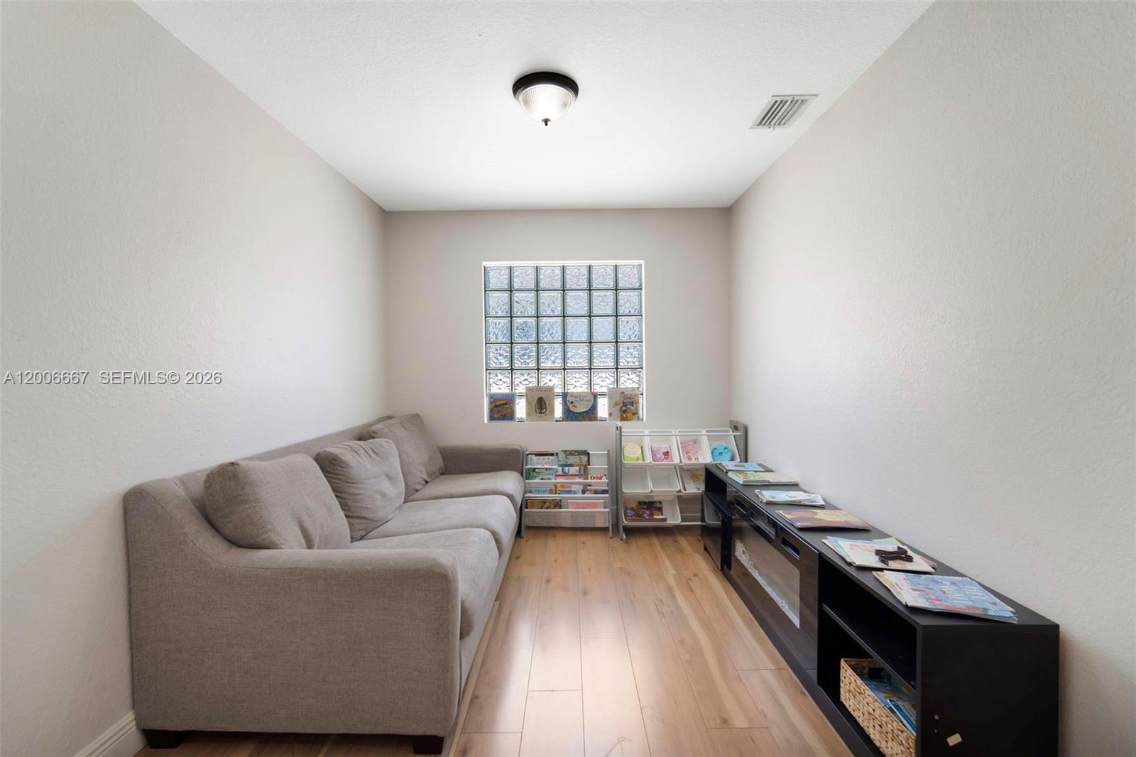 1225 Rosegate Blvd Riviera Beach, FL 33404