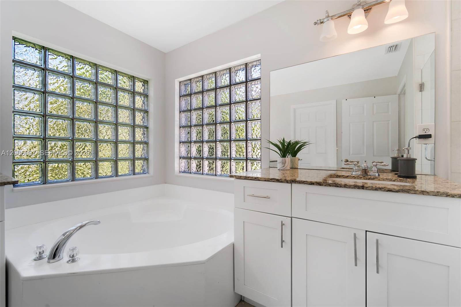 1225 Rosegate Blvd Riviera Beach, FL 33404