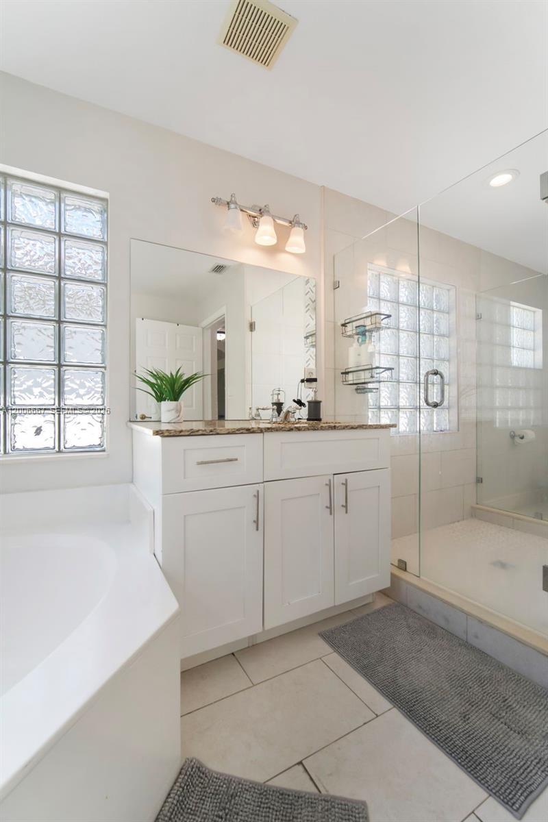 1225 Rosegate Blvd Riviera Beach, FL 33404