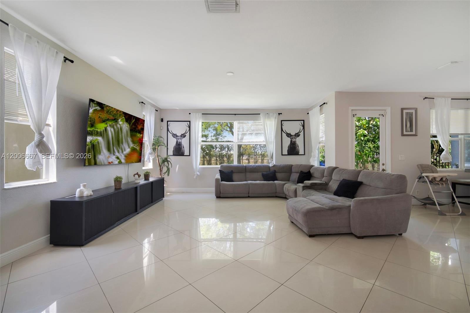 1225 Rosegate Blvd Riviera Beach, FL 33404