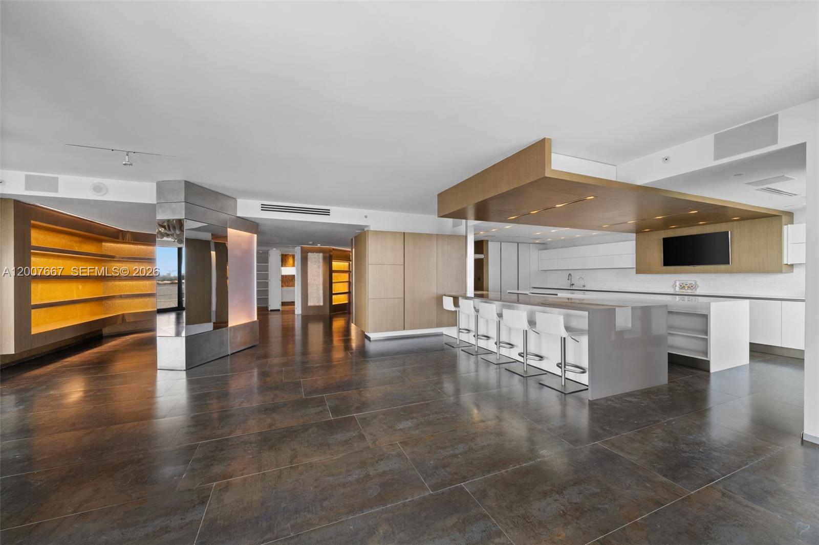 9999 Collins Ave #6J