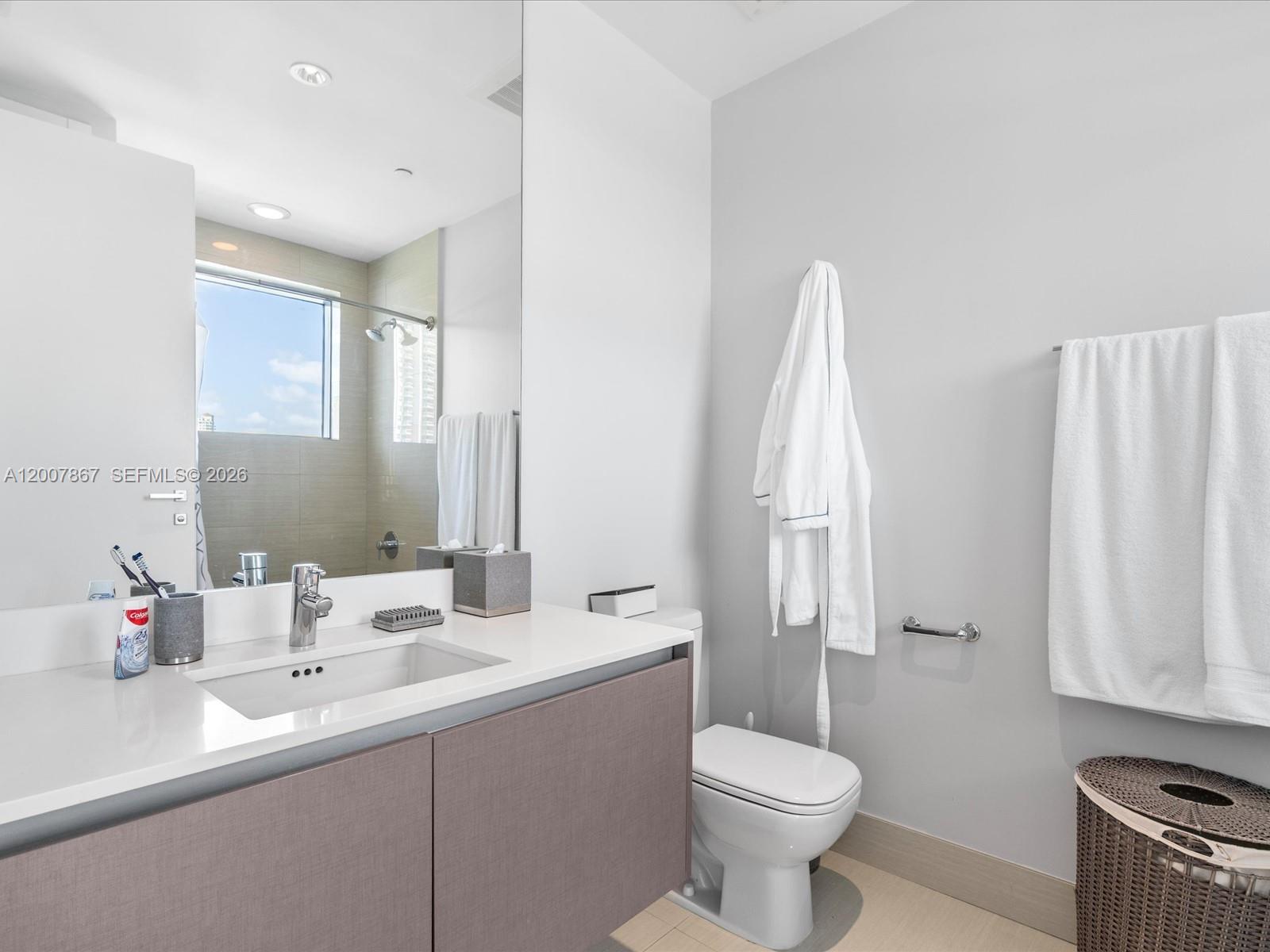 3250 NE 188th St #505 Aventura, FL 33180