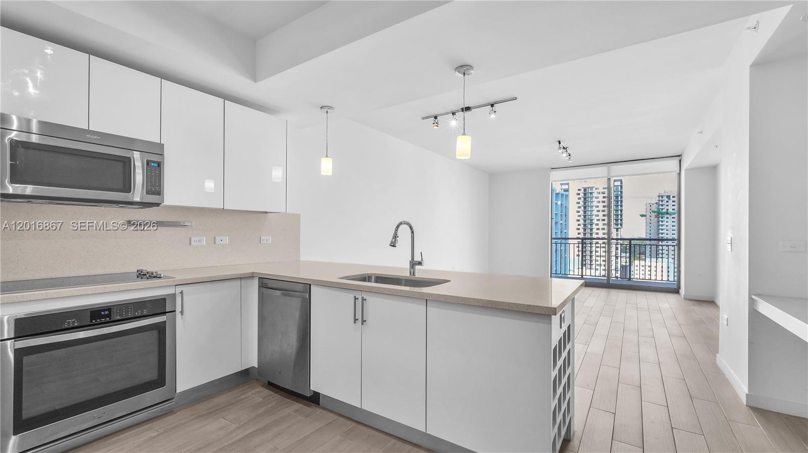 999 SW 1st Ave #2009 Miami, FL 33130