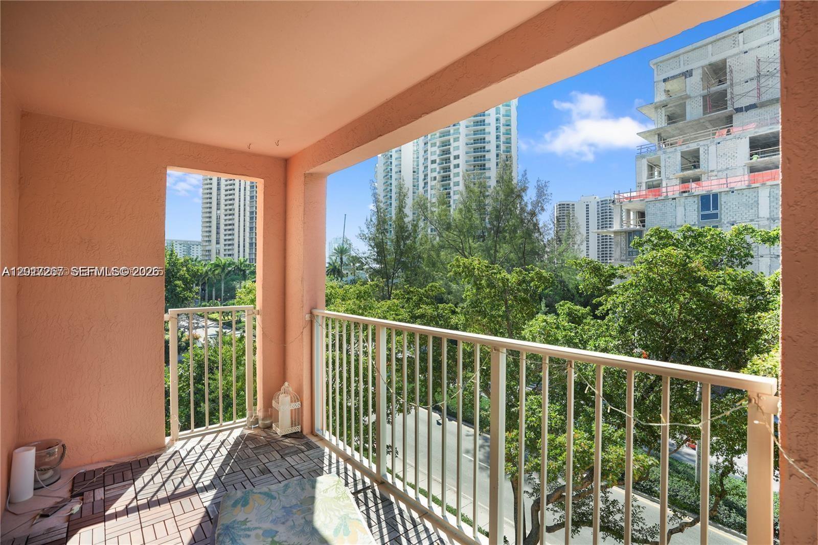 19555 E Country Clb Dr #8502 Aventura, FL 33180