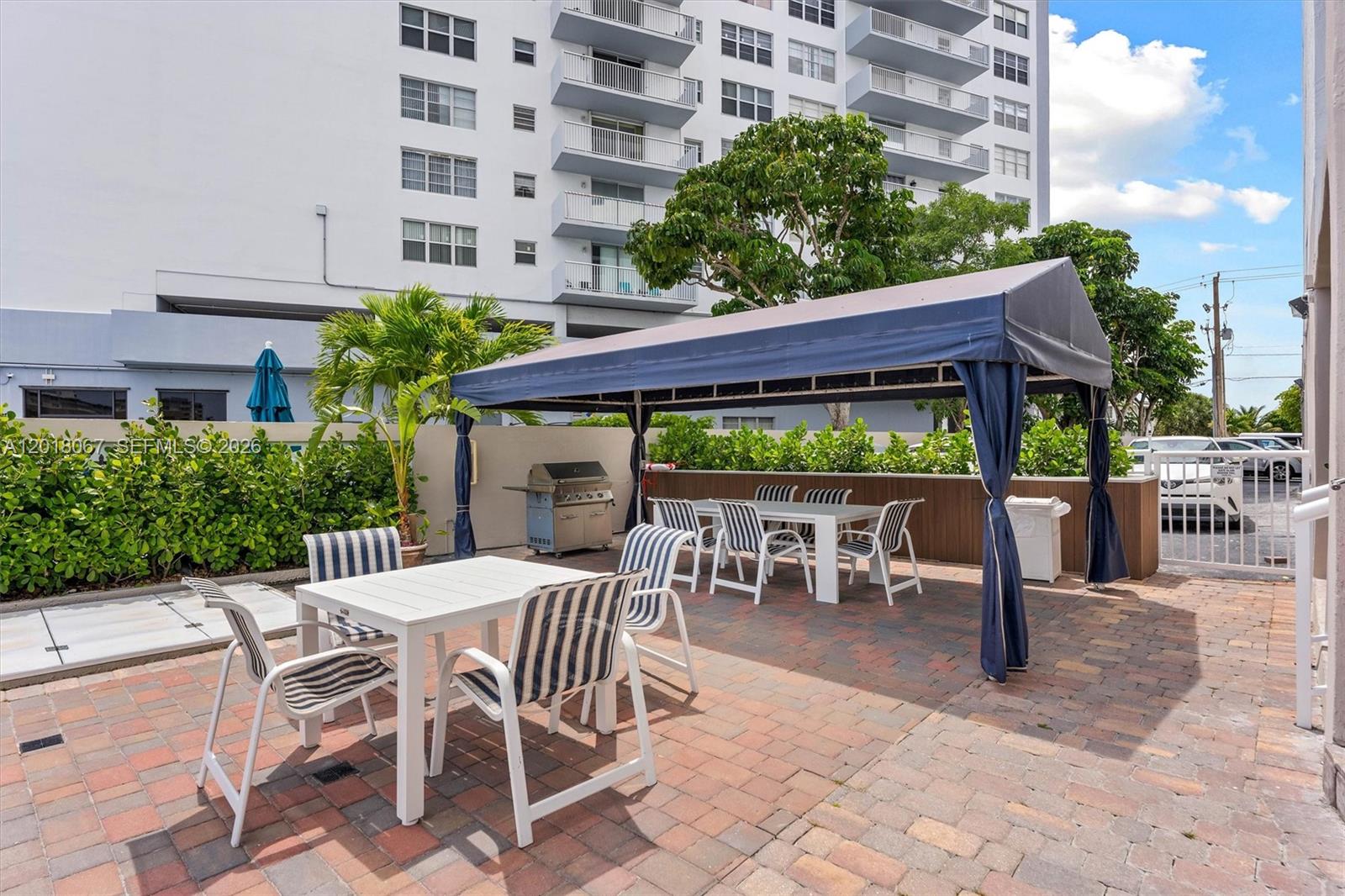 121 Golden Isles Dr #707 Hallandale Beach, FL 33009