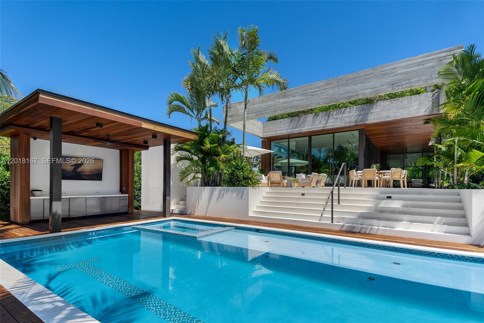 1420 W 23rd St Miami Beach, FL 33140