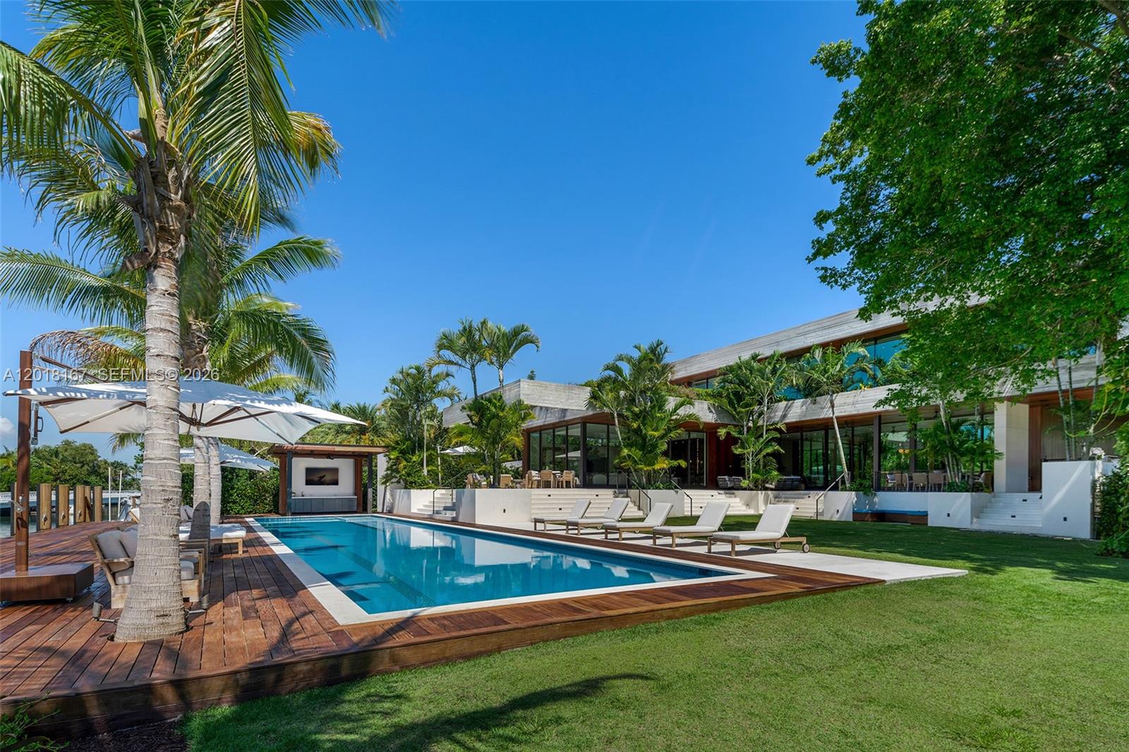 1420 W 23rd St Miami Beach, FL 33140