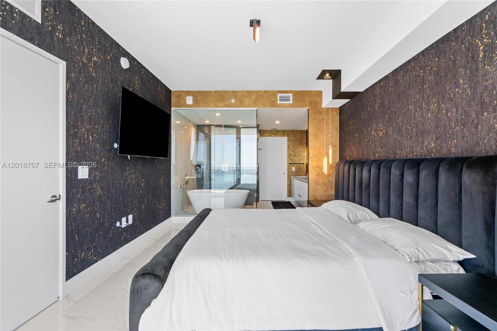 700 NE 24th St #5206 Miami, FL 33137