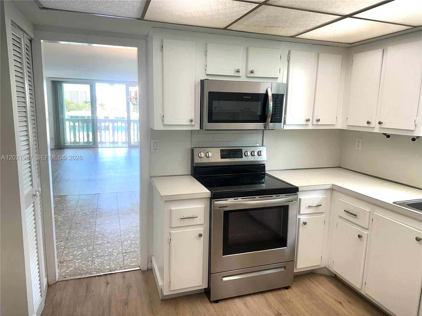 9501 E Bay Hbr Dr #5B Bay Harbor Islands, FL 33154