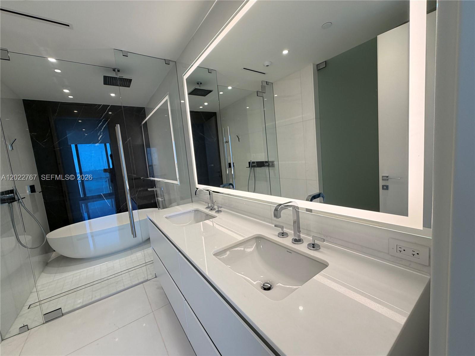 image Aston Martin Residences5