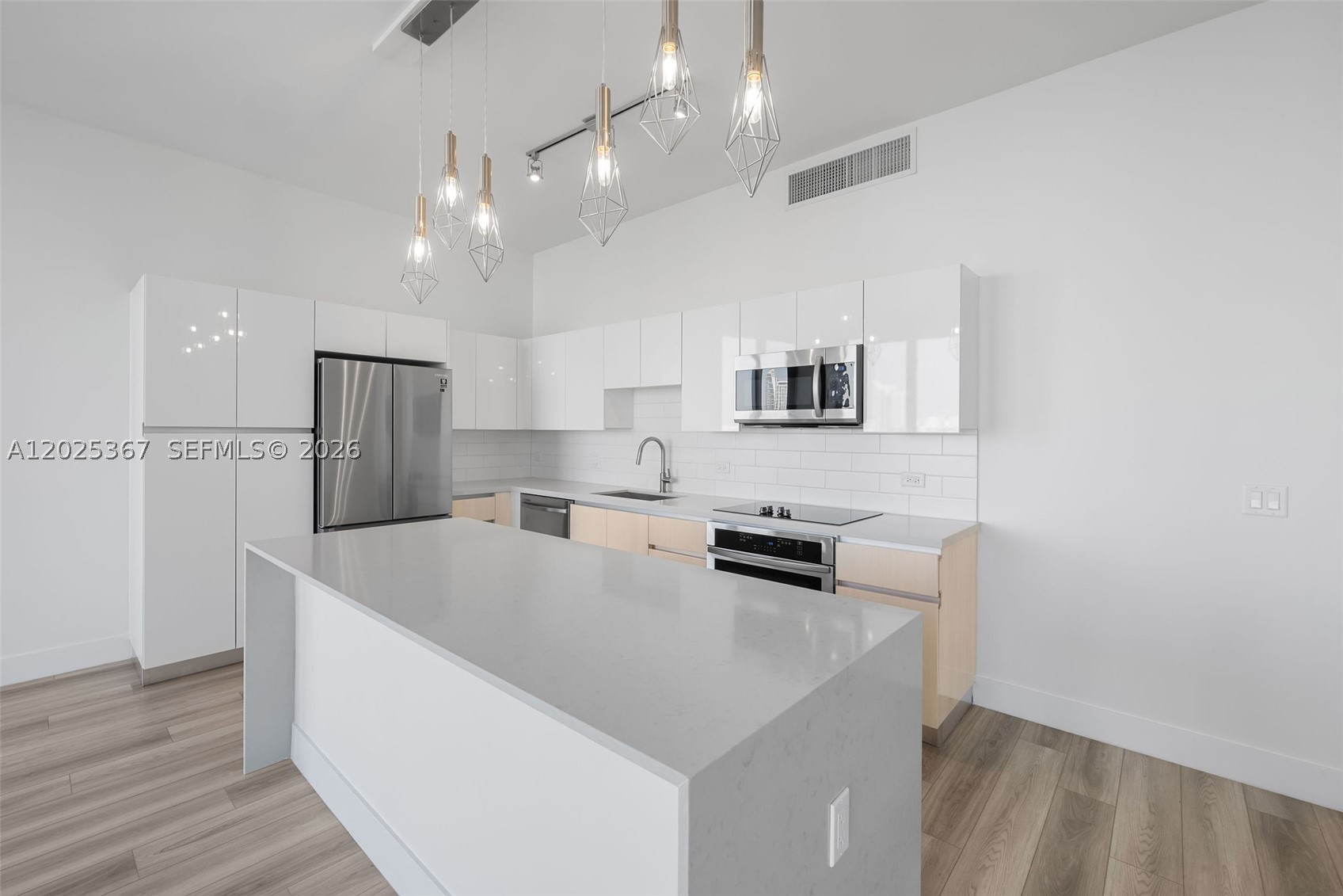 101 Diplomat Pkwy #2102 Hallandale Beach, FL 33009