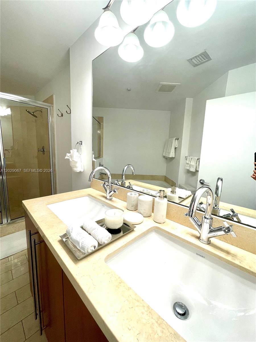 image Axis on Brickell South13