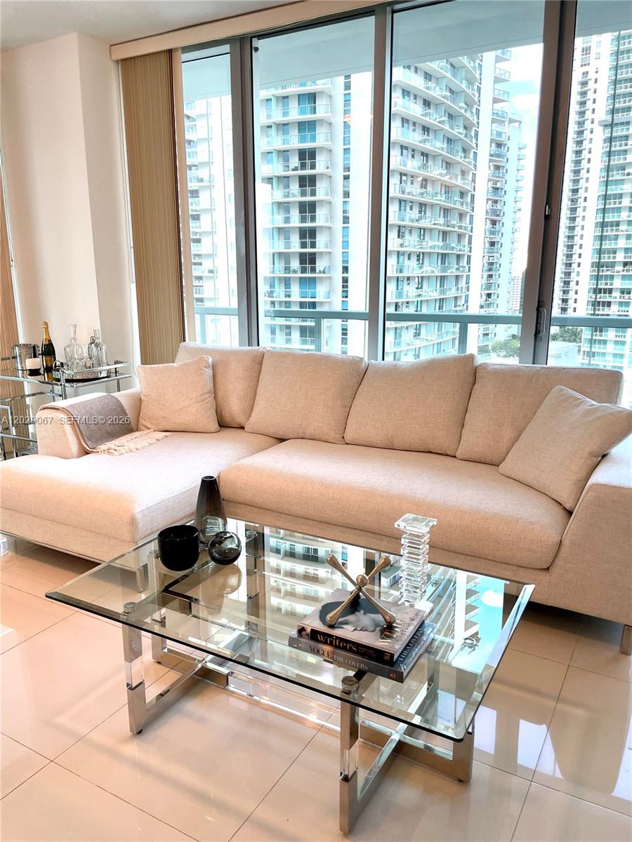 image Axis on Brickell South22