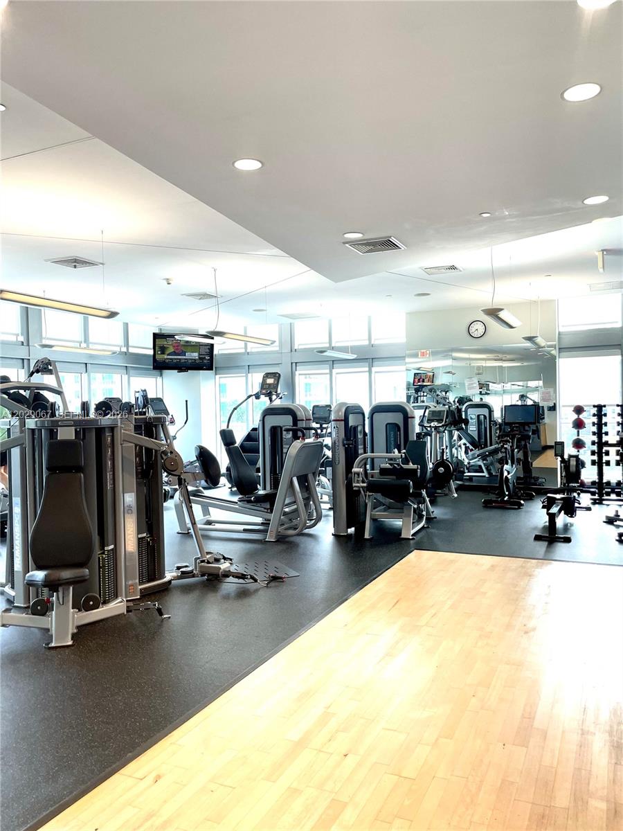 image Axis on Brickell South34