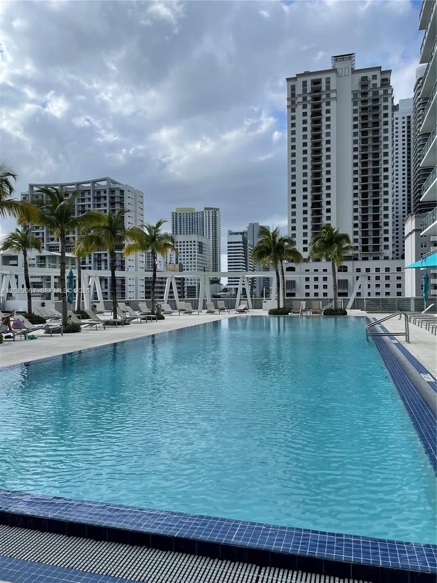image Axis on Brickell South36