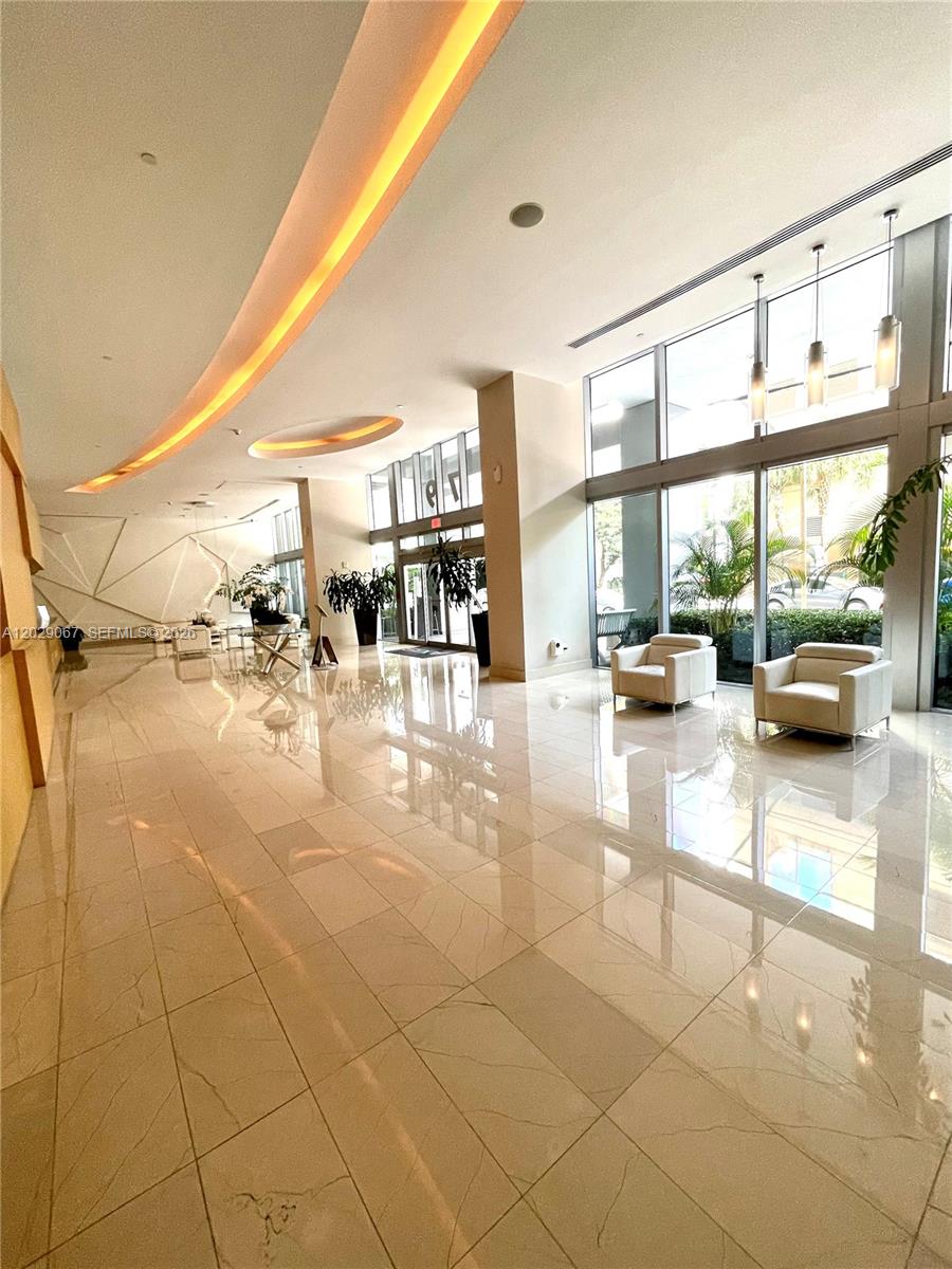 image Axis on Brickell South37