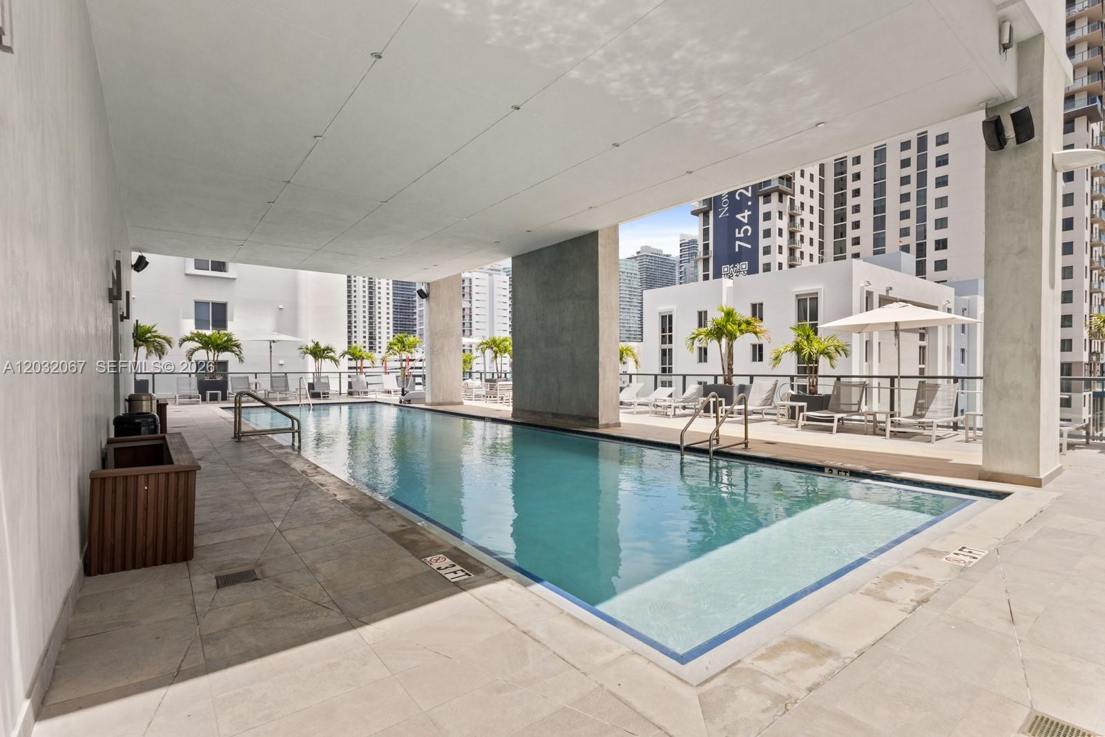 image Smart Brickell I10