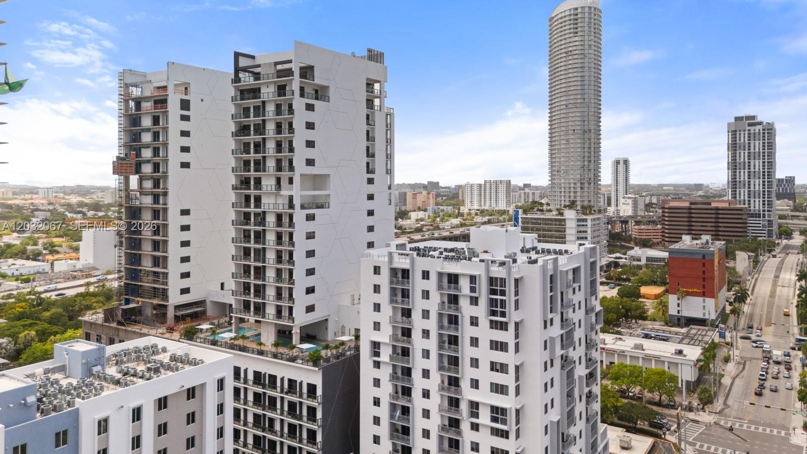 image Smart Brickell I12