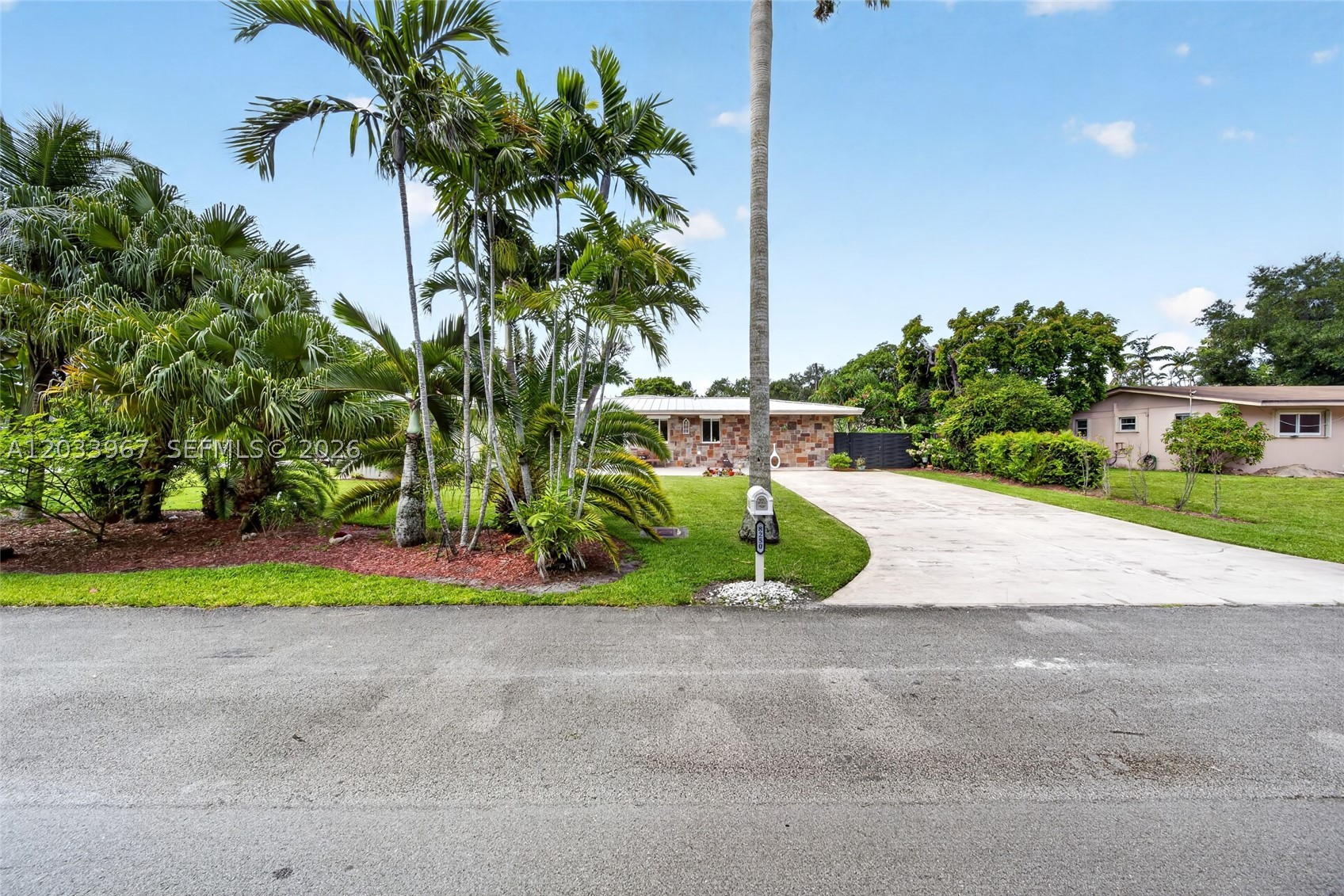8250 SW 118th Ter Miami, FL 33156