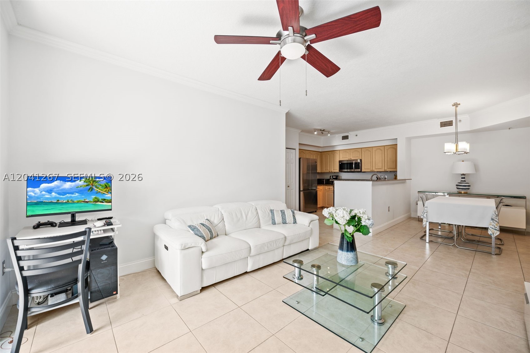 6861 SW 44th St #202 Miami, FL 33155