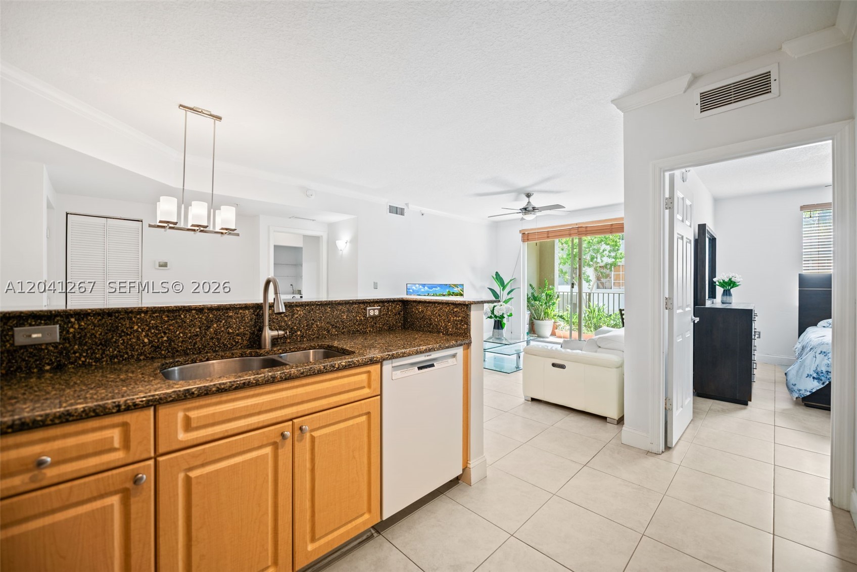 6861 SW 44th St #202 Miami, FL 33155