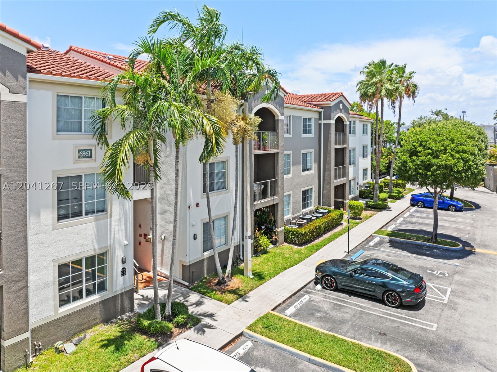 6861 SW 44th St #202 Miami, FL 33155