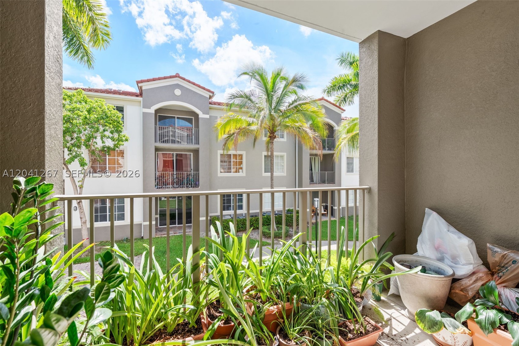 6861 SW 44th St #202 Miami, FL 33155