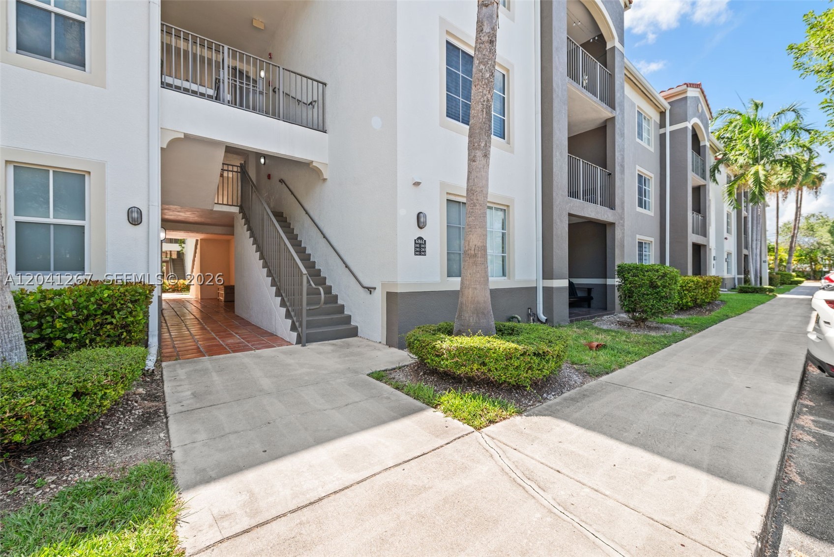 6861 SW 44th St #202 Miami, FL 33155