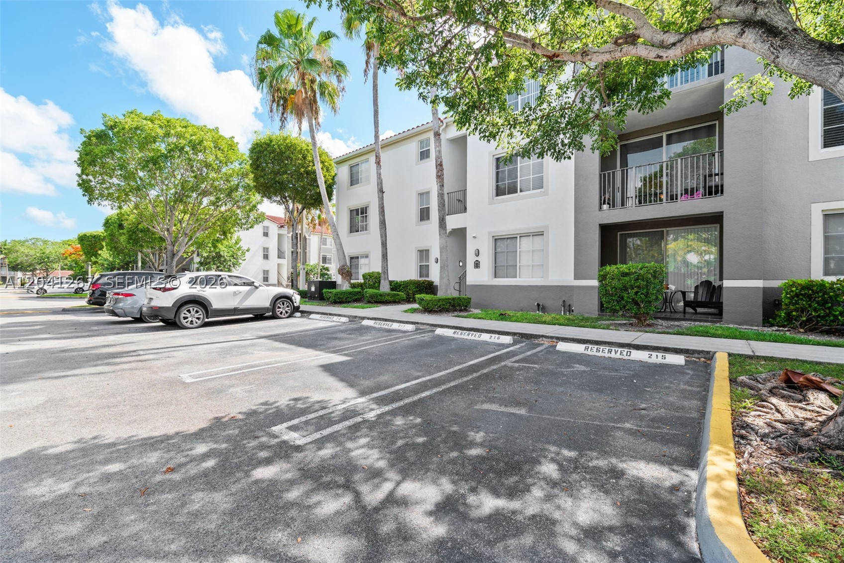6861 SW 44th St #202 Miami, FL 33155