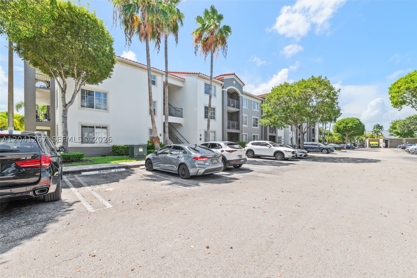 6861 SW 44th St #202 Miami, FL 33155