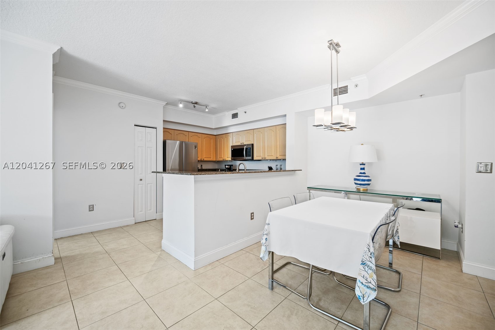 6861 SW 44th St #202 Miami, FL 33155