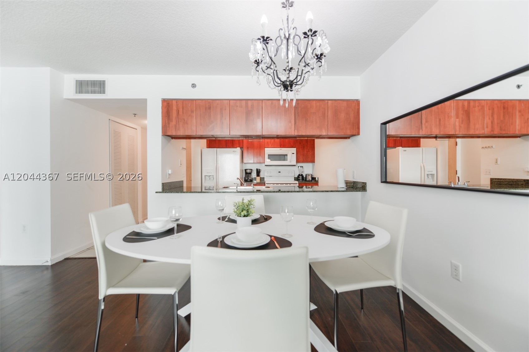 1200 Brickell Bay Dr #3614 Miami, FL 33131