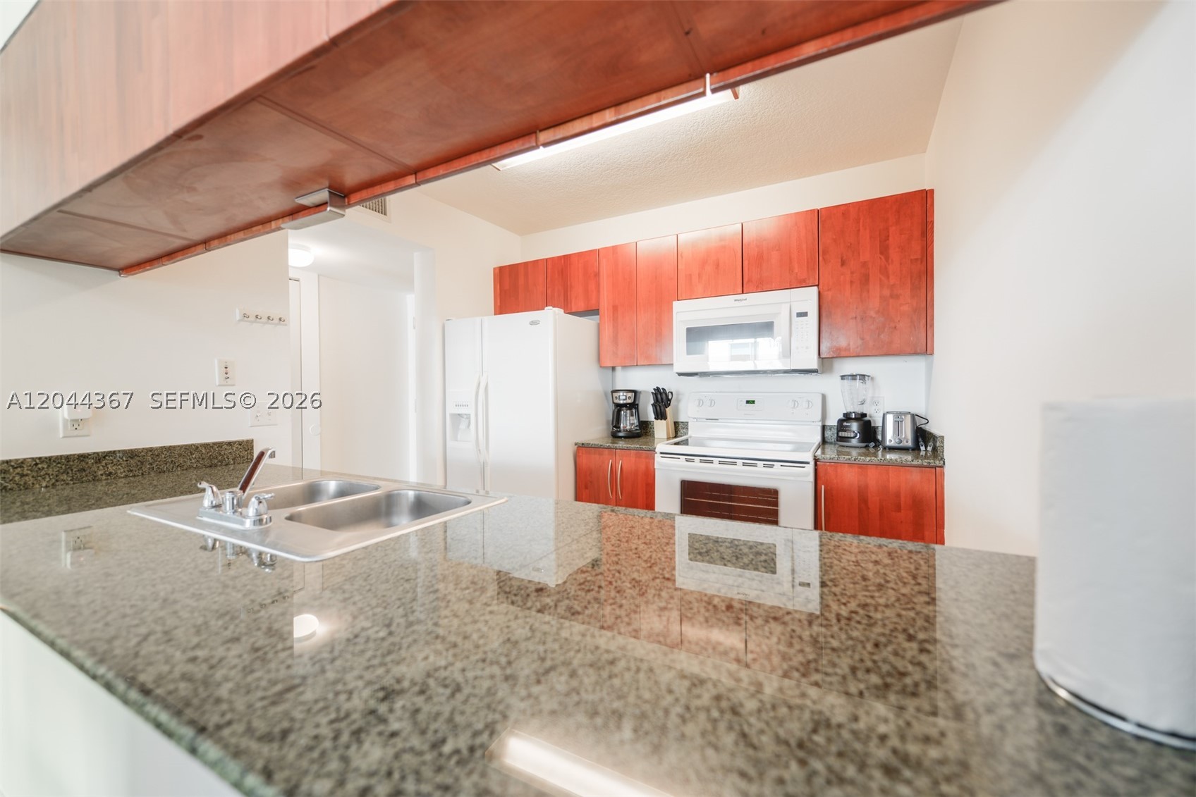 1200 Brickell Bay Dr #3614 Miami, FL 33131