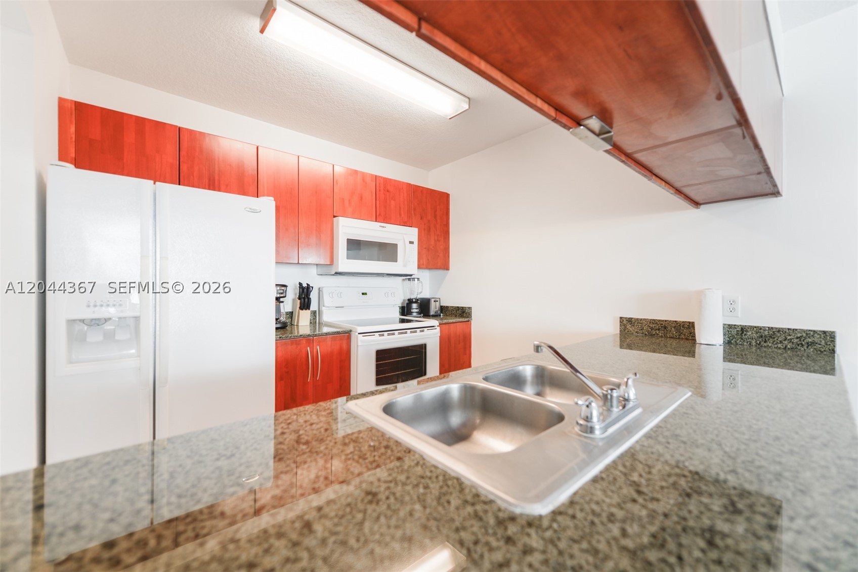 1200 Brickell Bay Dr #3614 Miami, FL 33131