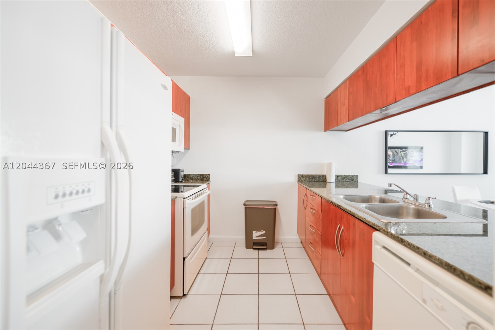 1200 Brickell Bay Dr #3614 Miami, FL 33131