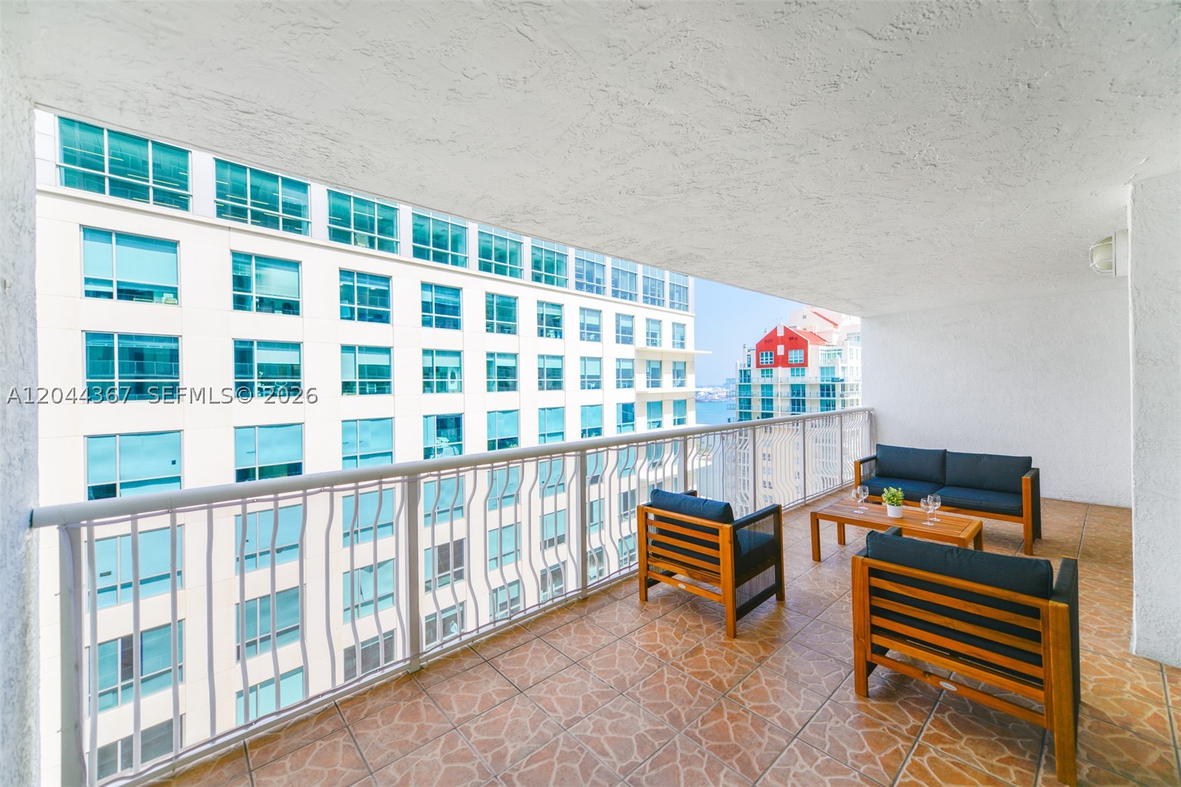 1200 Brickell Bay Dr #3614 Miami, FL 33131