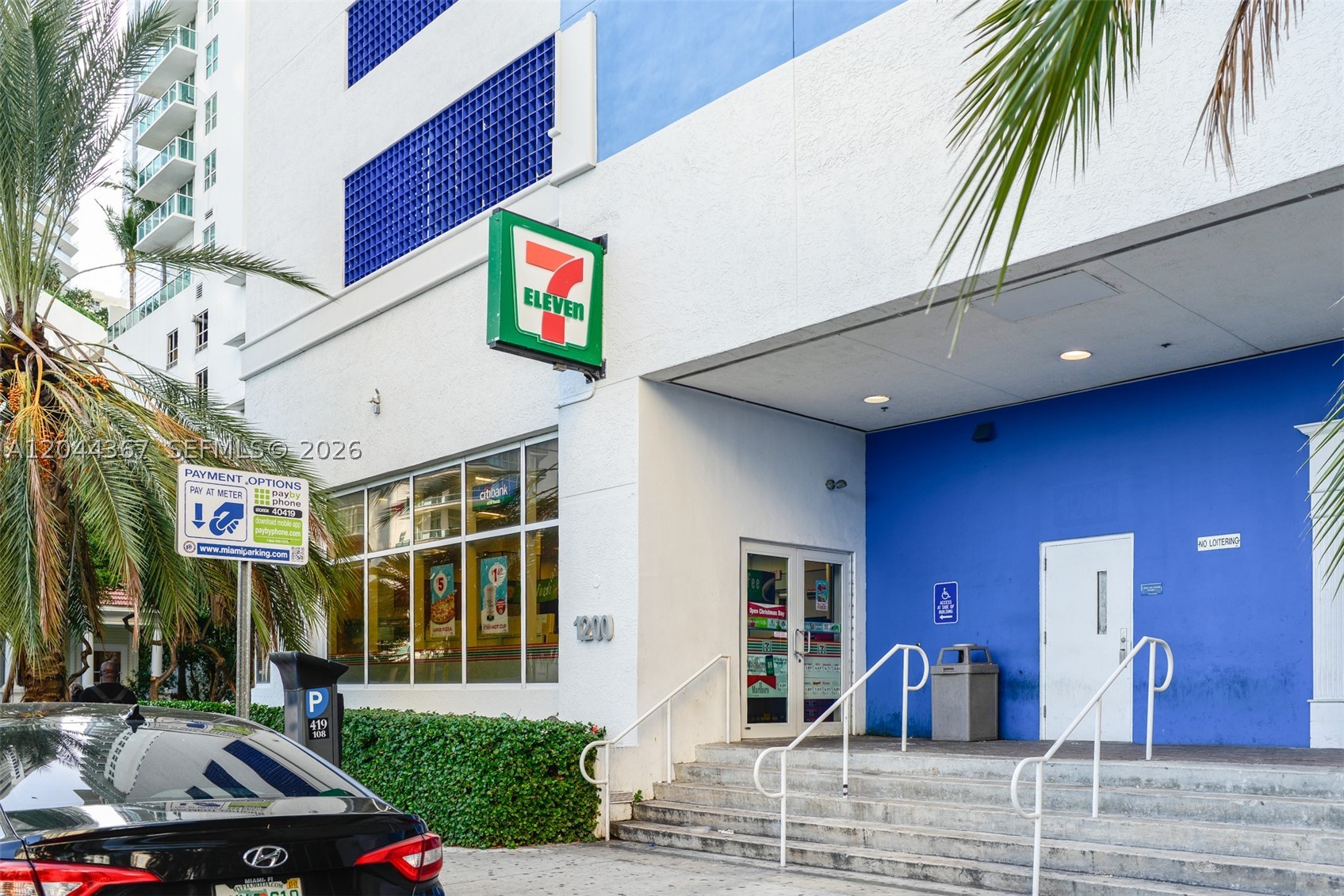 1200 Brickell Bay Dr #3614 Miami, FL 33131