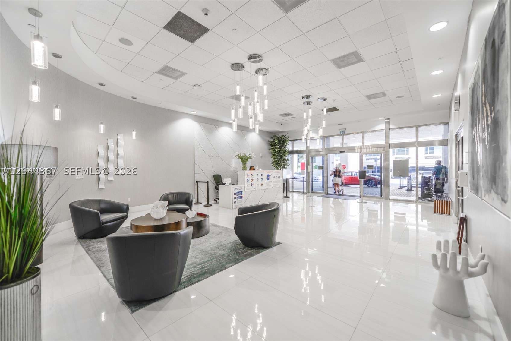 1200 Brickell Bay Dr #3614 Miami, FL 33131