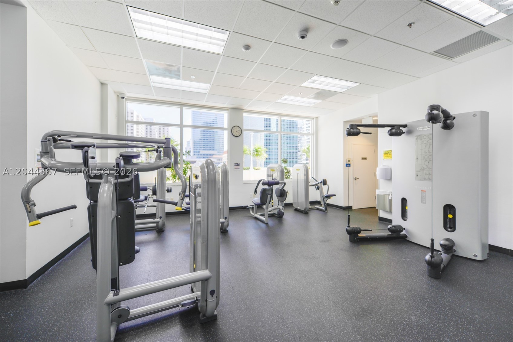 1200 Brickell Bay Dr #3614 Miami, FL 33131