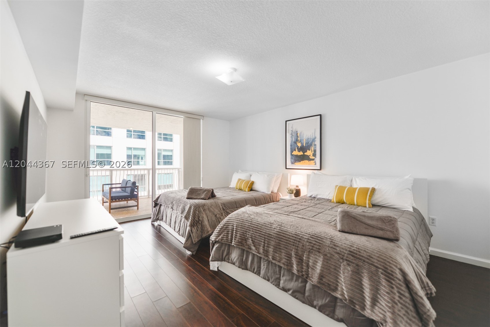 1200 Brickell Bay Dr #3614 Miami, FL 33131