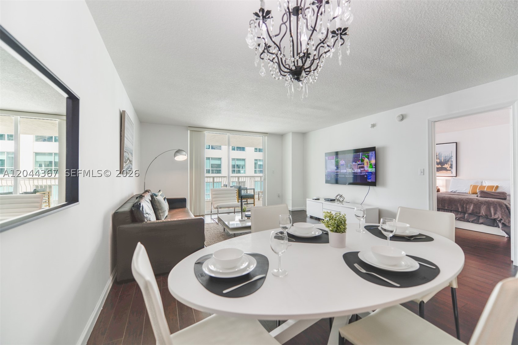 1200 Brickell Bay Dr #3614 Miami, FL 33131