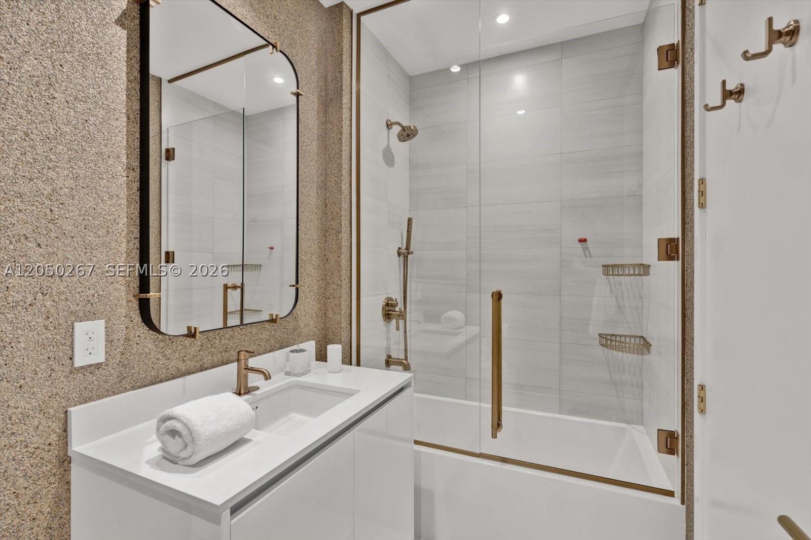 image Mr. C Residences | Bayshore9